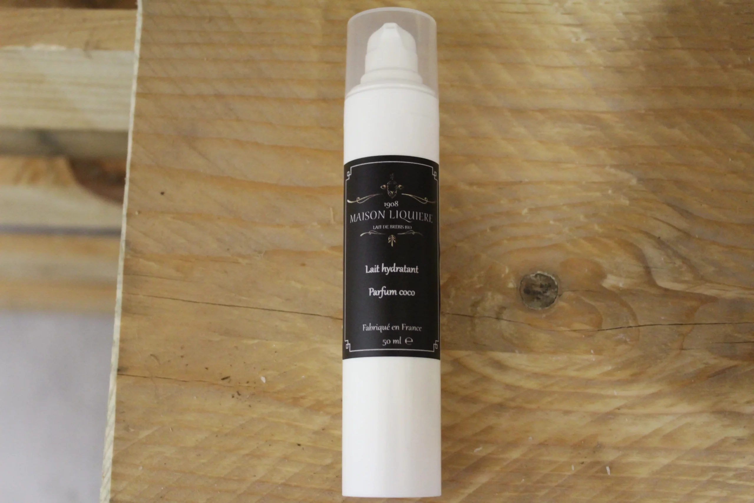 Body milk with organic sheep's milk coconut scent